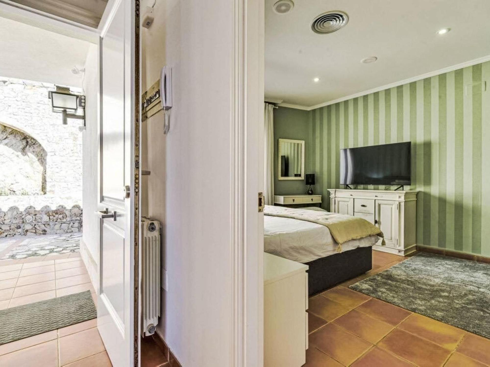 Guaita By Interhome *